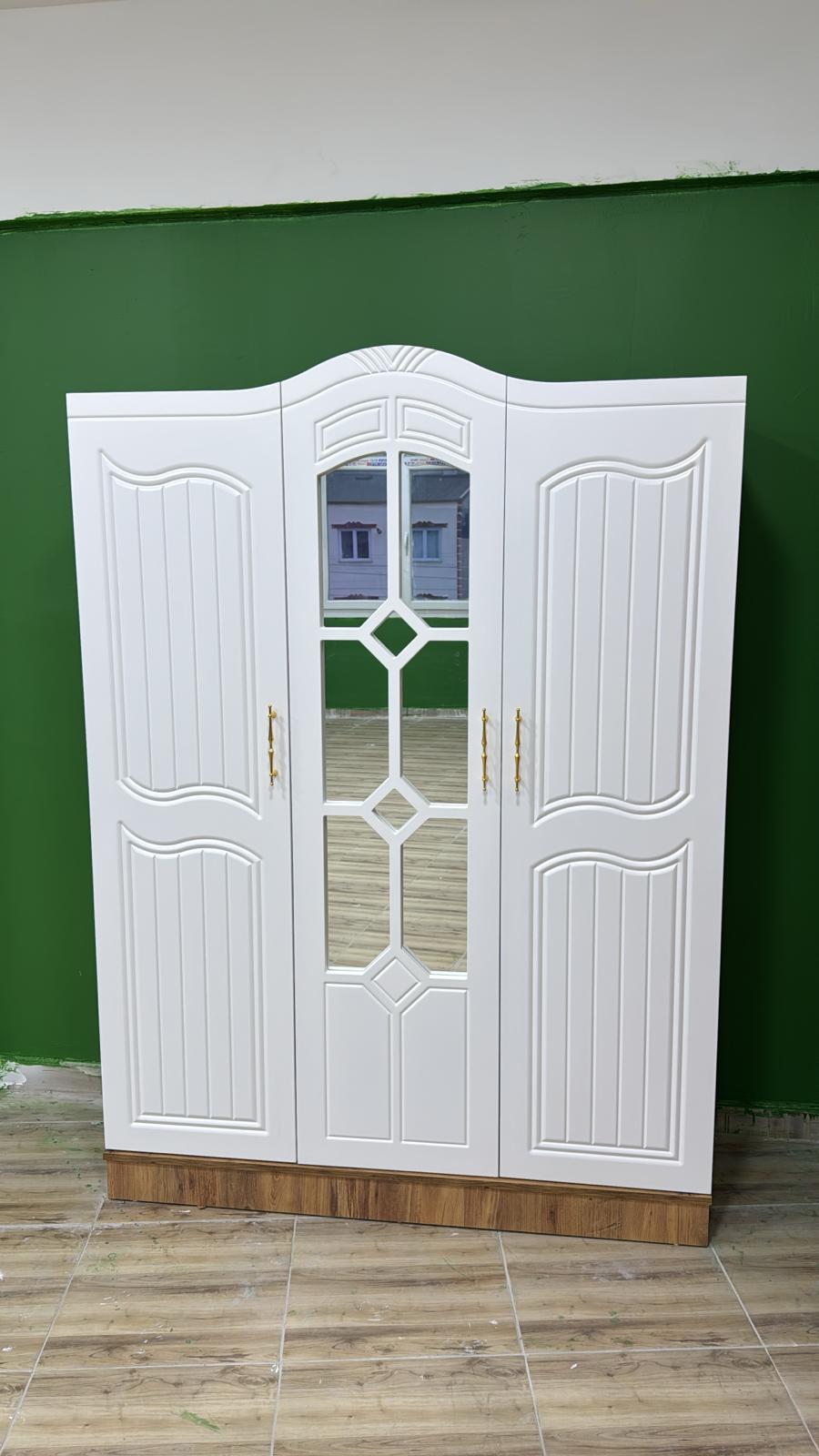 3 Kapaklı elbise dolabı