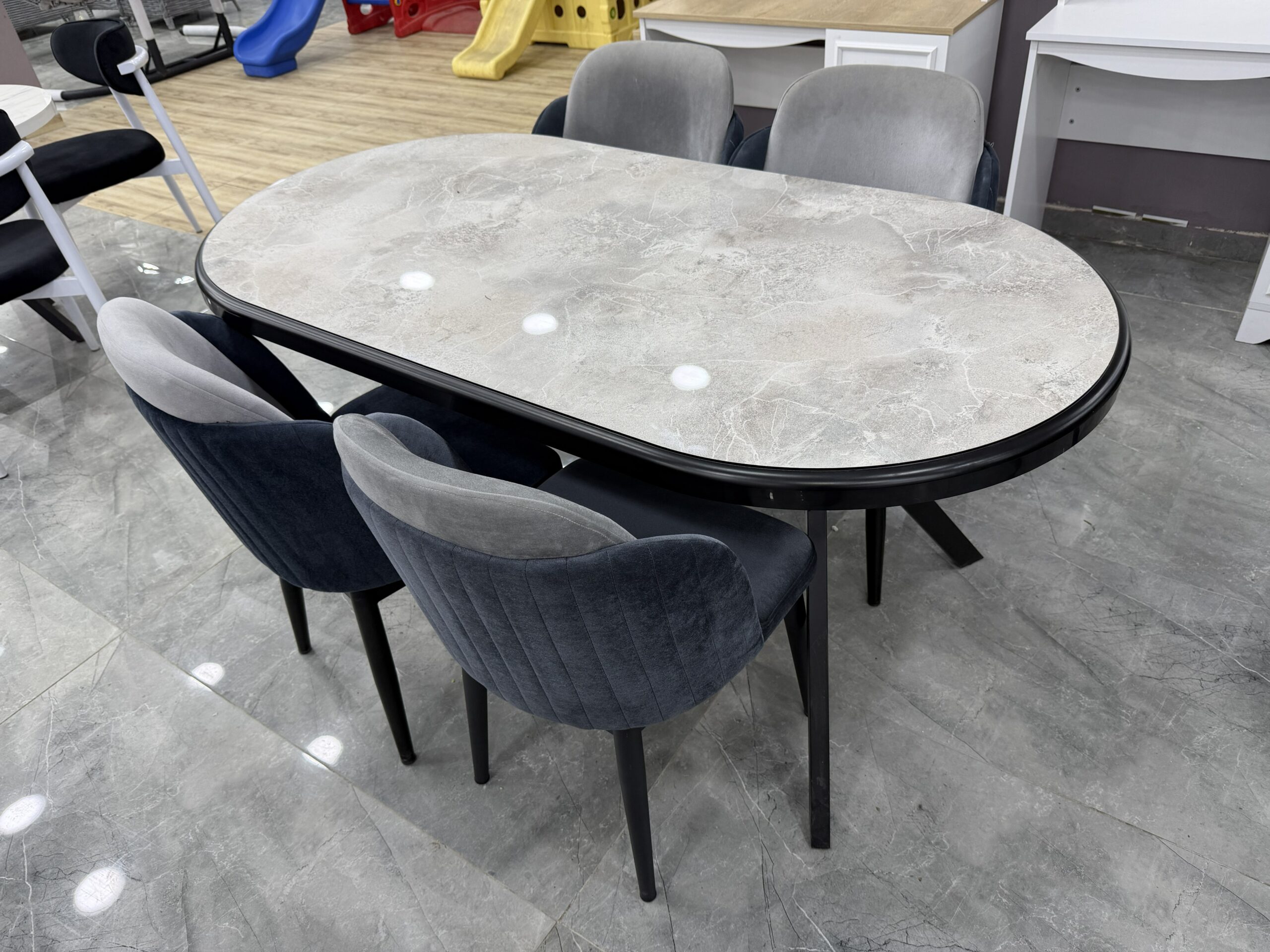 OVAL MASA BALIK SIRT SİYAH RENK ÇİFT PAPEL SANDALYE