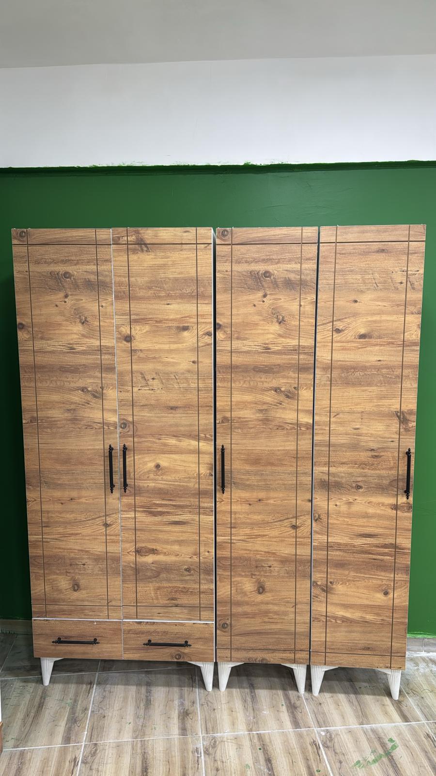 4 kapaklı elbise dolabı