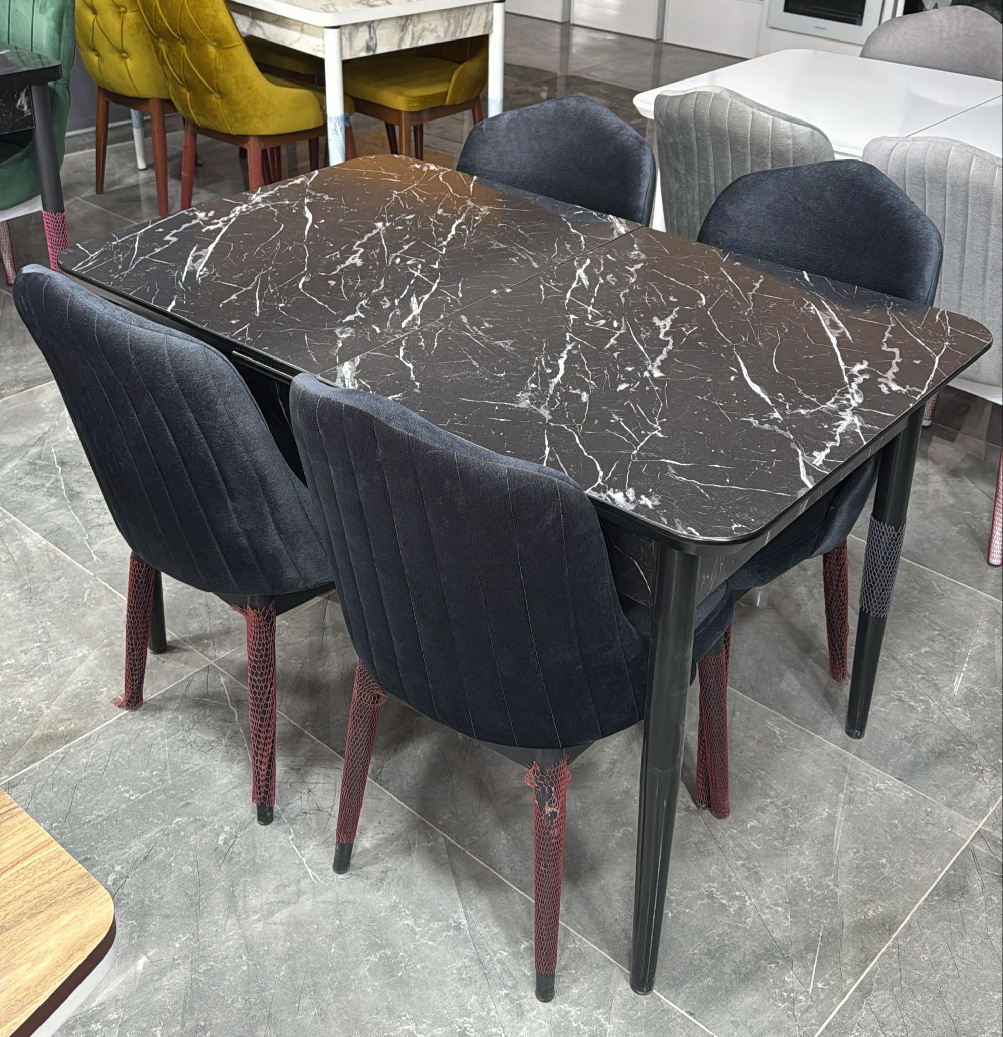 MDF KELEBEK MASA SİYAH RENK LAKE BOYALI